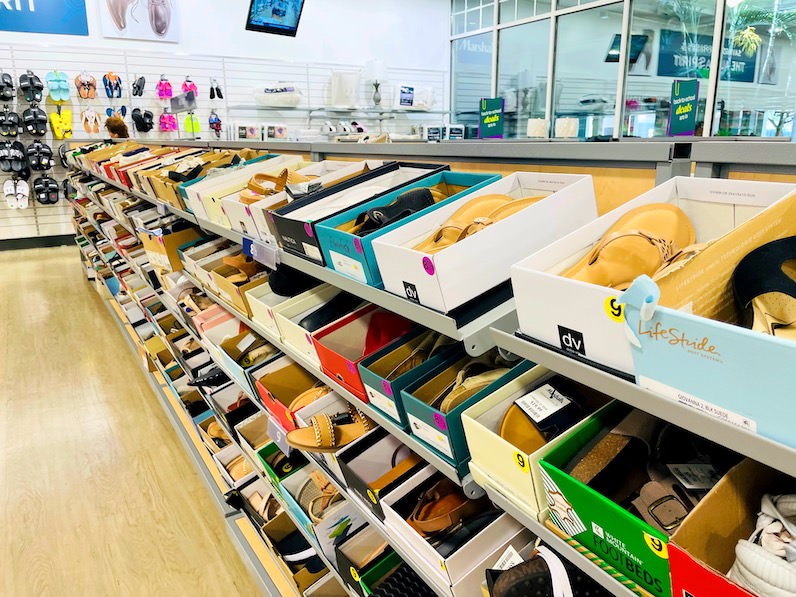 アラモアナセンターのマーシャルズの靴売り場