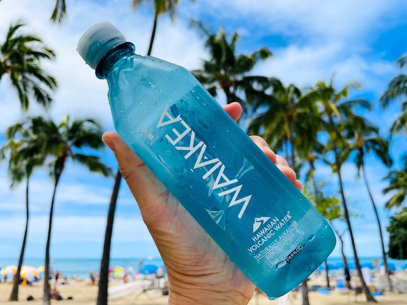 ワイキキでもらった水「ワイアケア＿