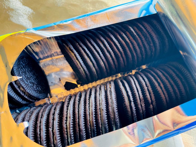 薄いオレオ「OREO Thins」中身がいっぱい