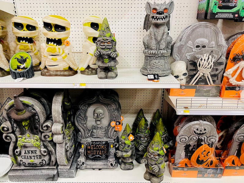 ハワイのターゲットハロウィン売り場置き物