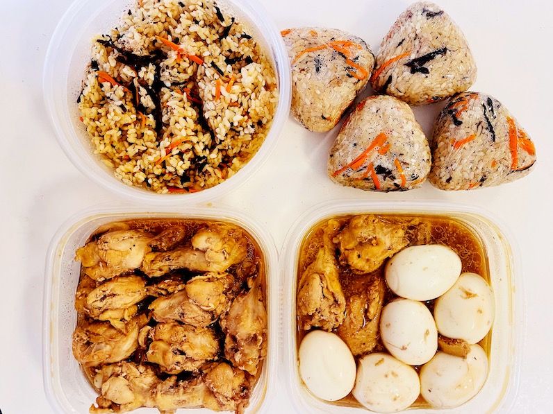 今週の作り置き、炊き込みご飯と鶏のさっぱり煮