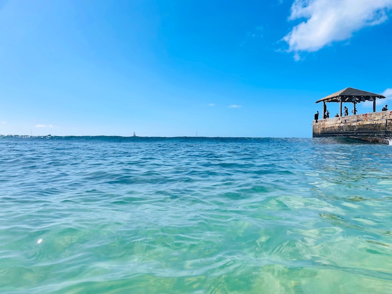 クィーンズビーチの海