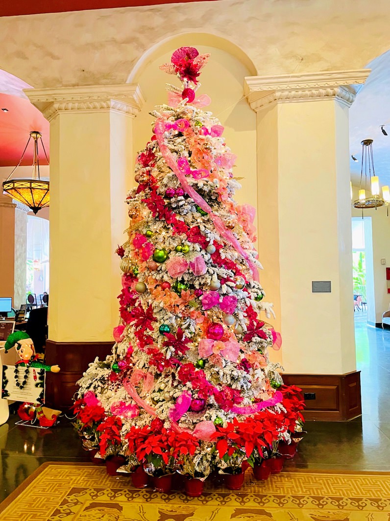 ロイヤルハワイアンのクリスマスツリー