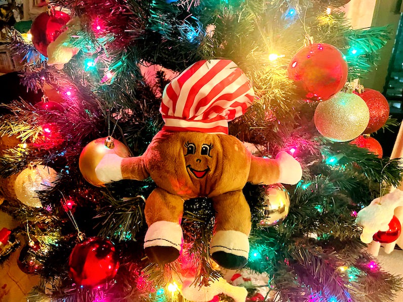 クリスマスツリーとマラサダ人形
