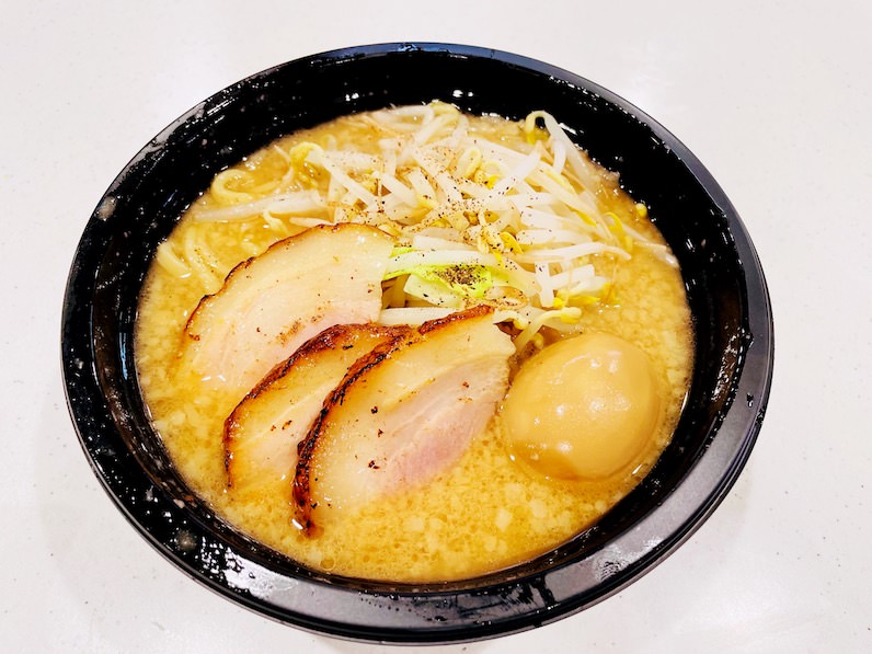 ハワイのバリ男味玉ラーメン