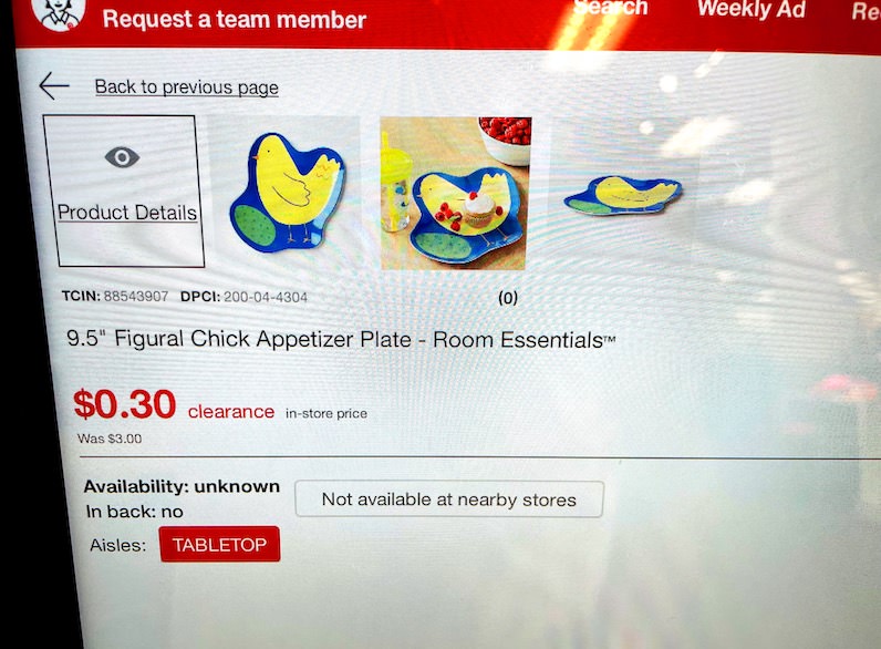 アラモアナセンターのターゲットのセール品、イースターのニワトリとたまごのプラ製皿３０セント