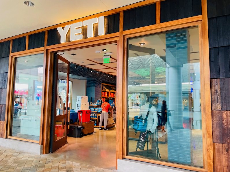 アラモアナセンターのYETI（イエティ）の外観