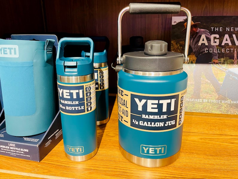 アラモアナセンターのYETI（イエティ）のでっかい水筒