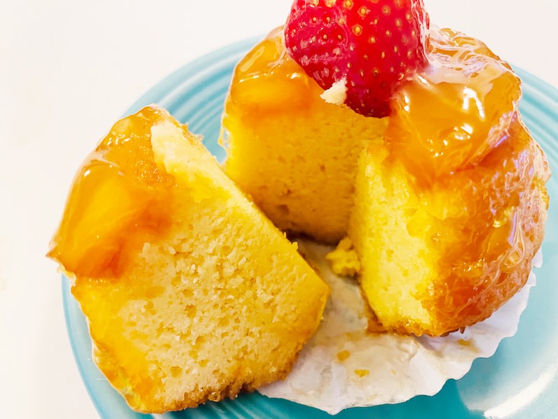リリハベーカリーのパイナップルケーキ割ってみる
