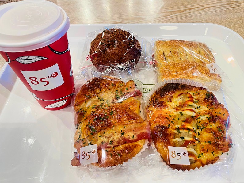 85℃ベーカリーカフェのパンとドリンク